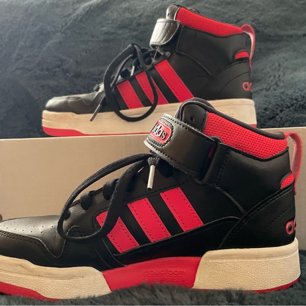 Adidas Unisex-Child Postmove Mid Basketball Shoe - Picture 4 of 5